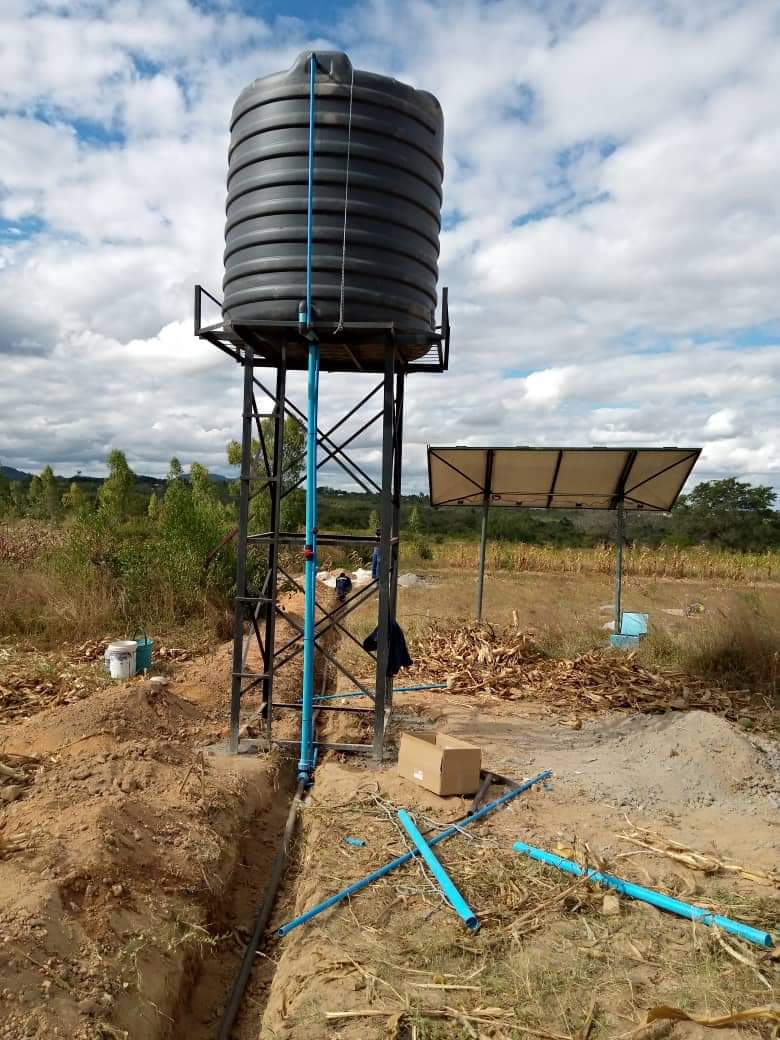 Water tank installation for a borehole project