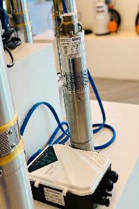 Water pump installation for borehole systems
